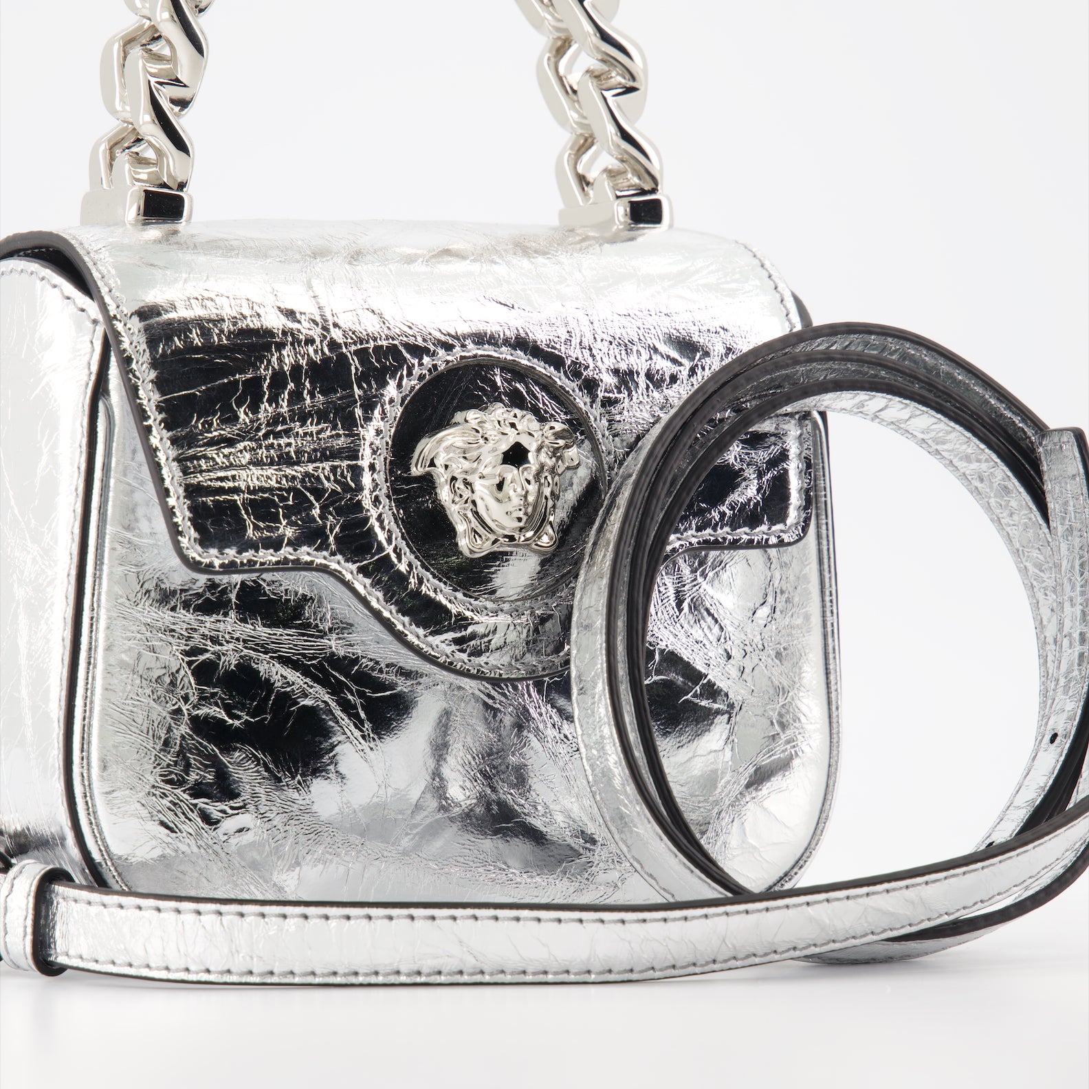 Handtaschen und schultertaschen Sac petit metallisé La Medusa Versace Silber Femme