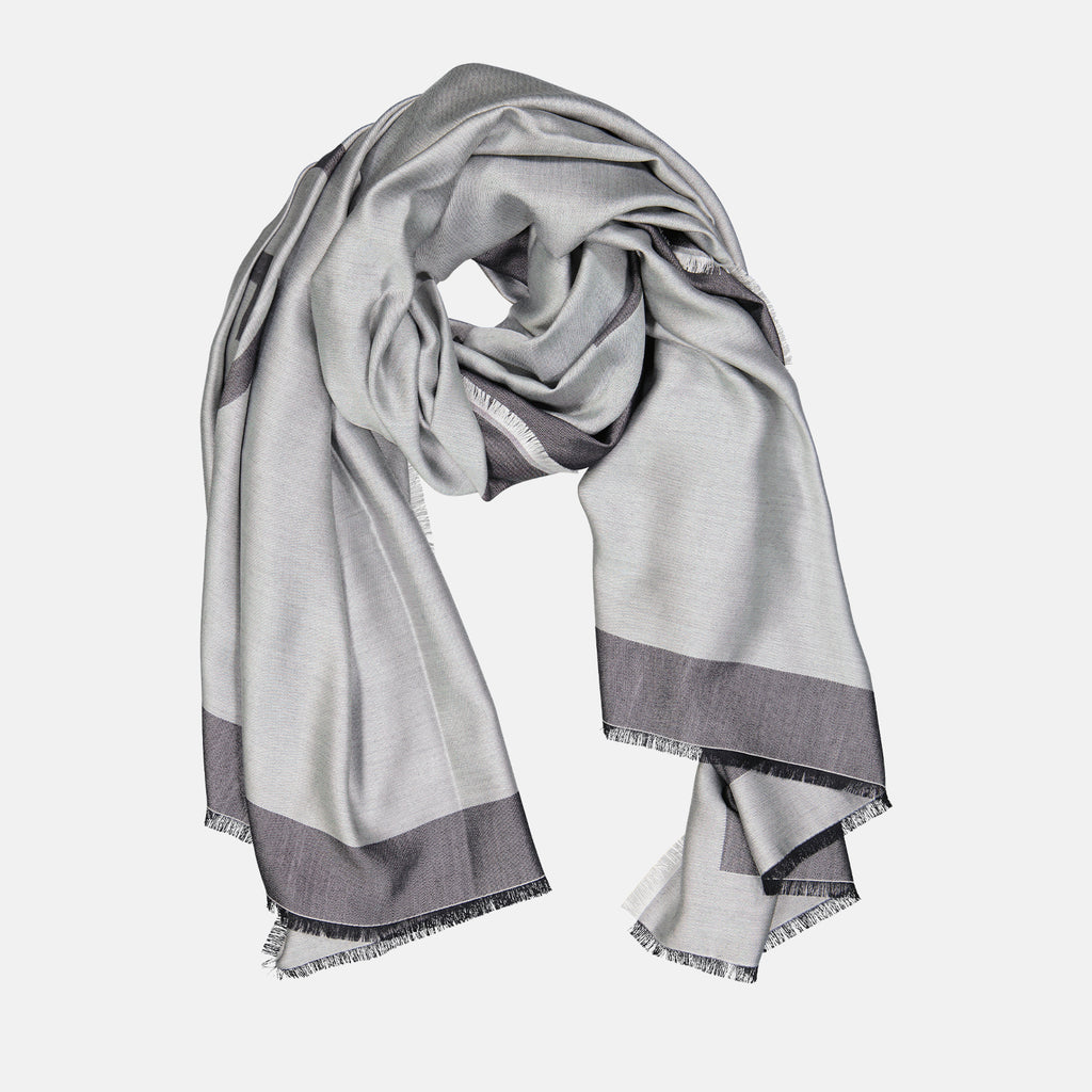 Écharpes, foulards et gants Echarpe en soie Givenchy Gris Femme