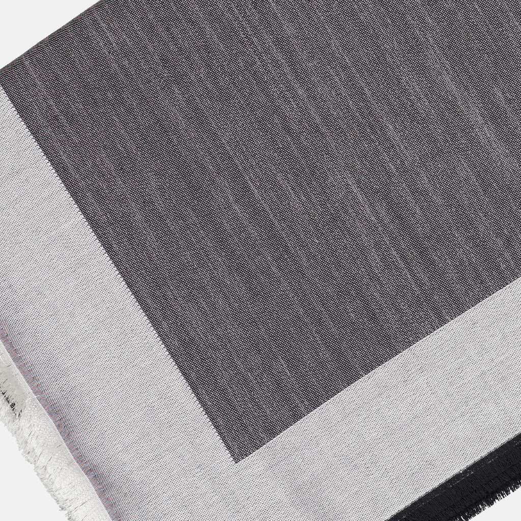 Écharpes, foulards et gants Echarpe en soie Givenchy Gris Femme