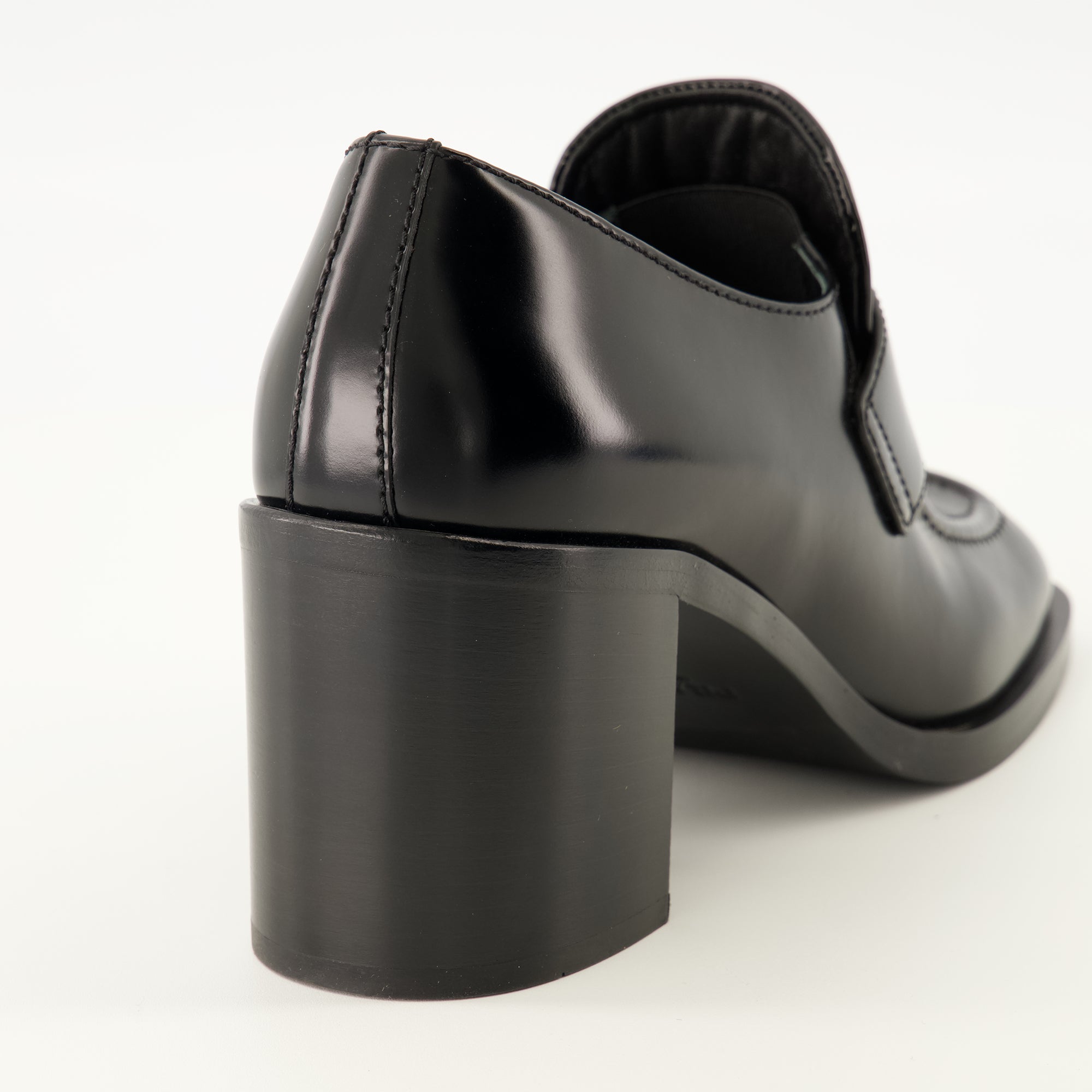 Loafer Mocassins à talon Prada Schwarz Femme
