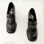 Loafer Mocassins à talon Prada Schwarz Femme