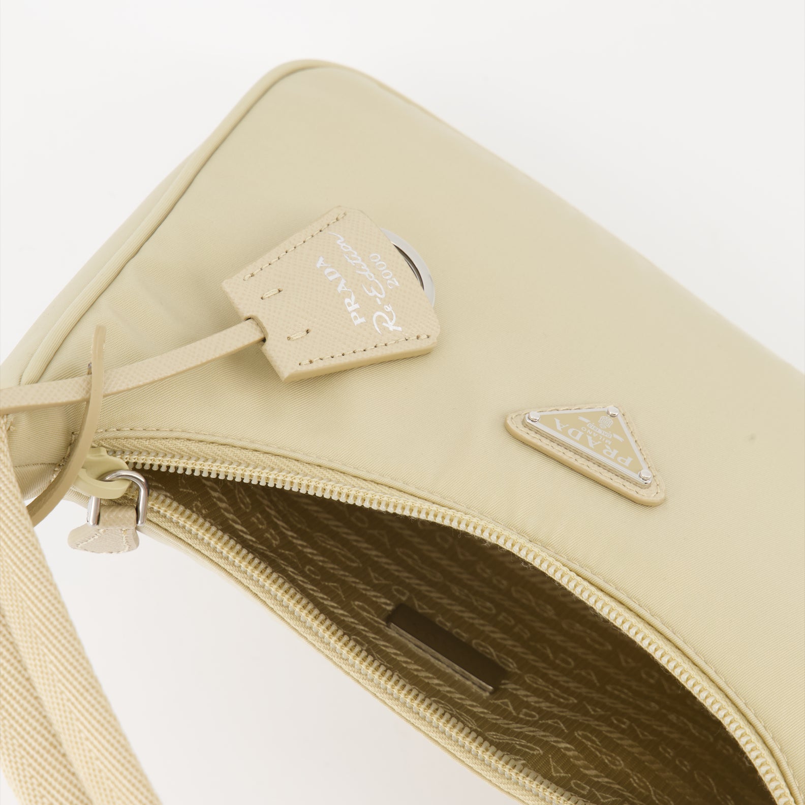 Sacs à main et épaule Sac Re-Edition 2000 Prada Beige Femme