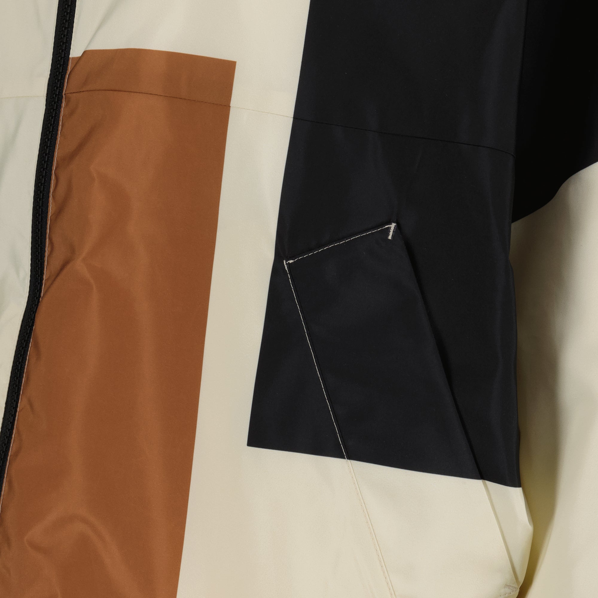 Chaquetas Coupe-vent réversible en nylon Fendi Beige Femme