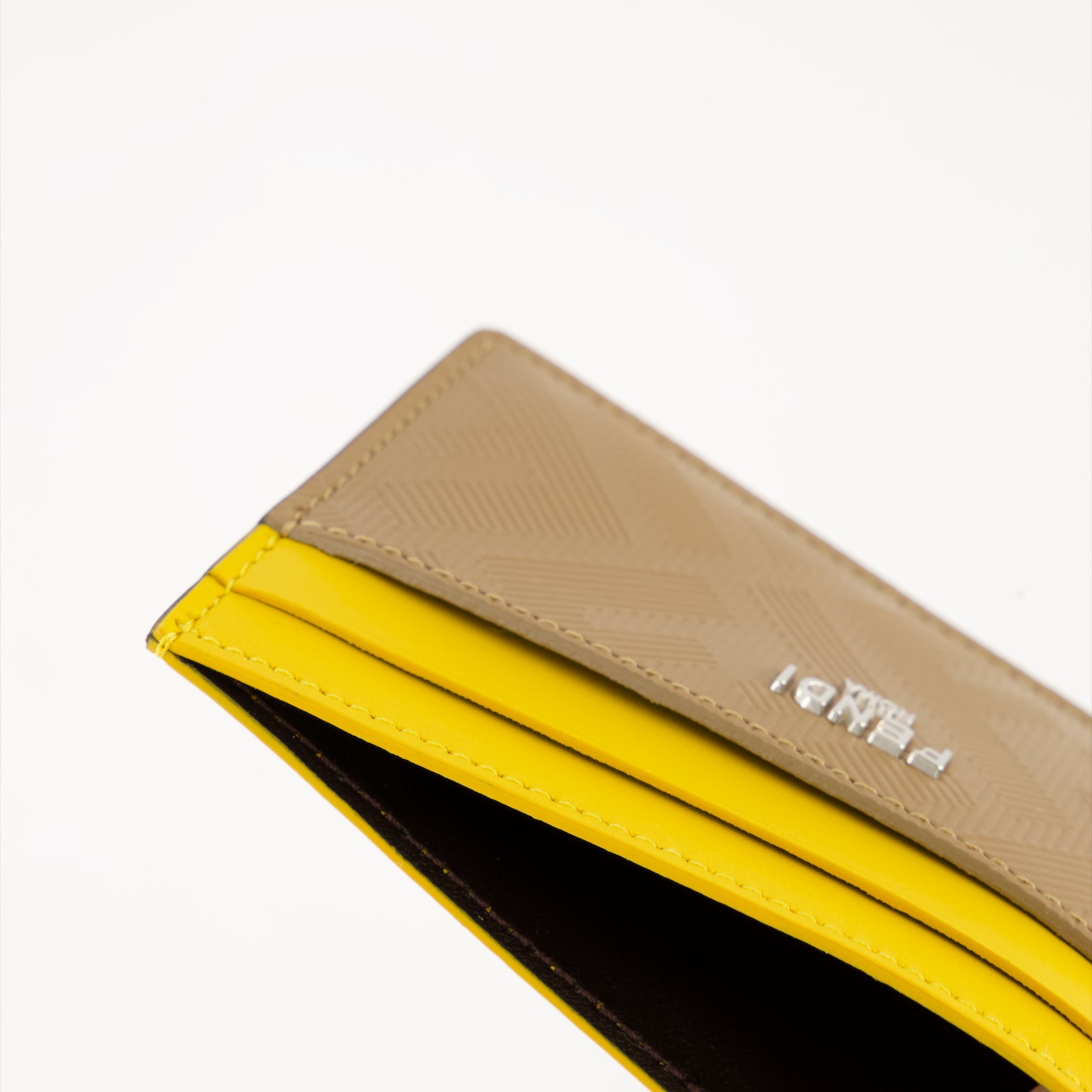 Small leather goods Porte-cartes en cuir Fendi Shadow Fendi Beige Homme
