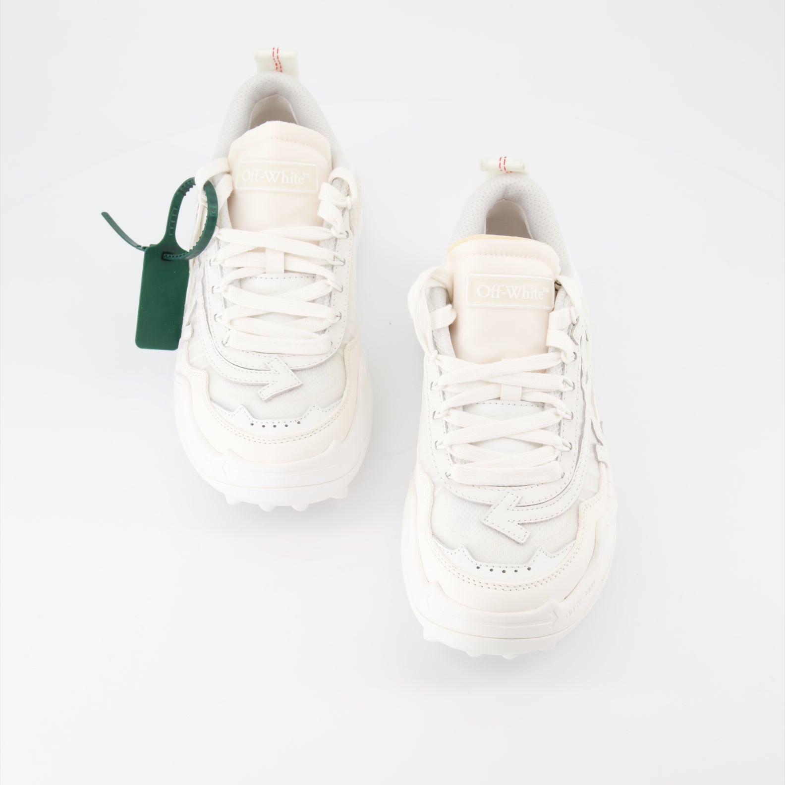 スニーカー オッシー 1000 スニーカー Off-White 白 女性