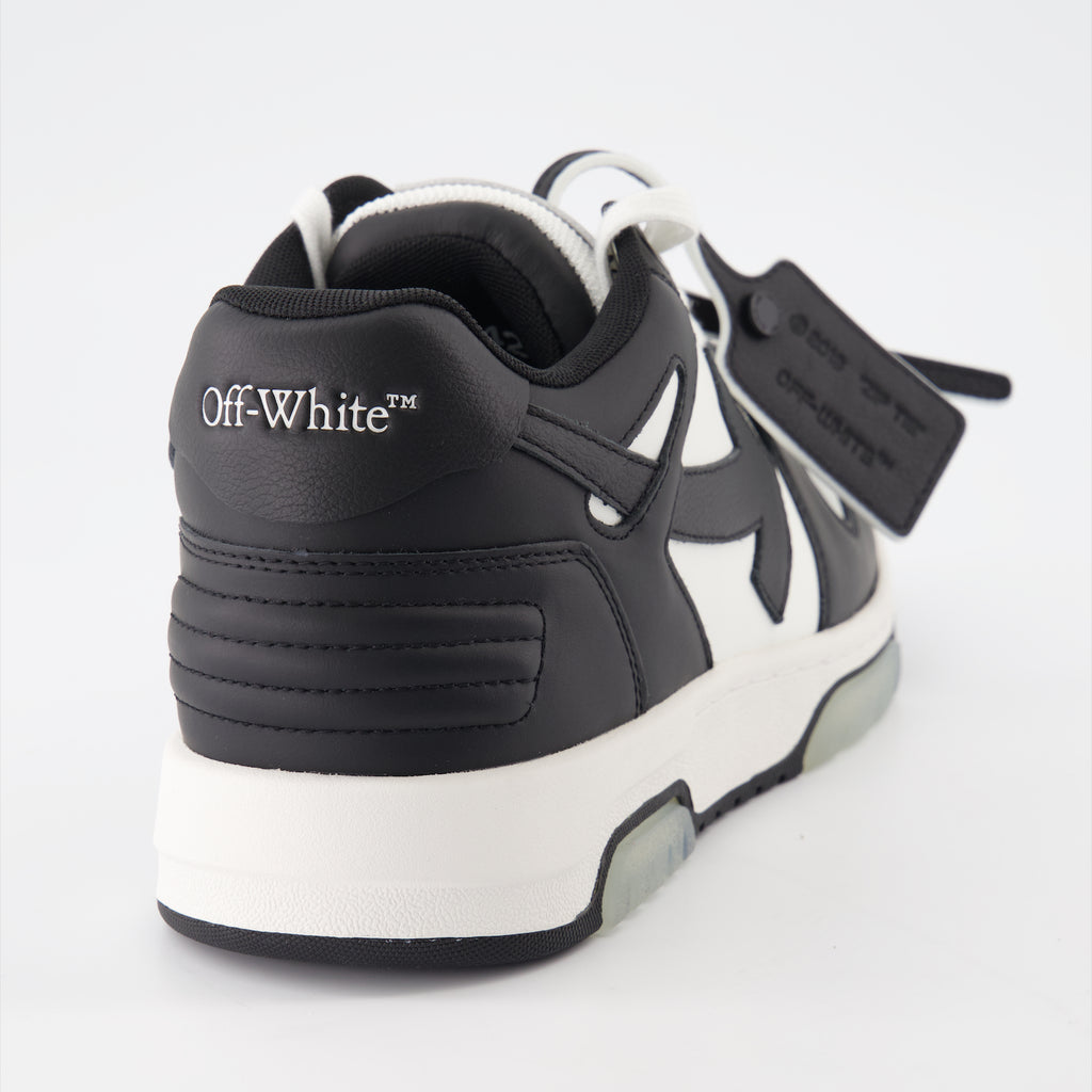 スニーカー 外出中のスニーカー Off-White 黒 男