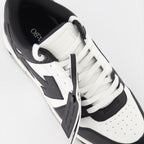 スニーカー 外出中のスニーカー Off-White 黒 男