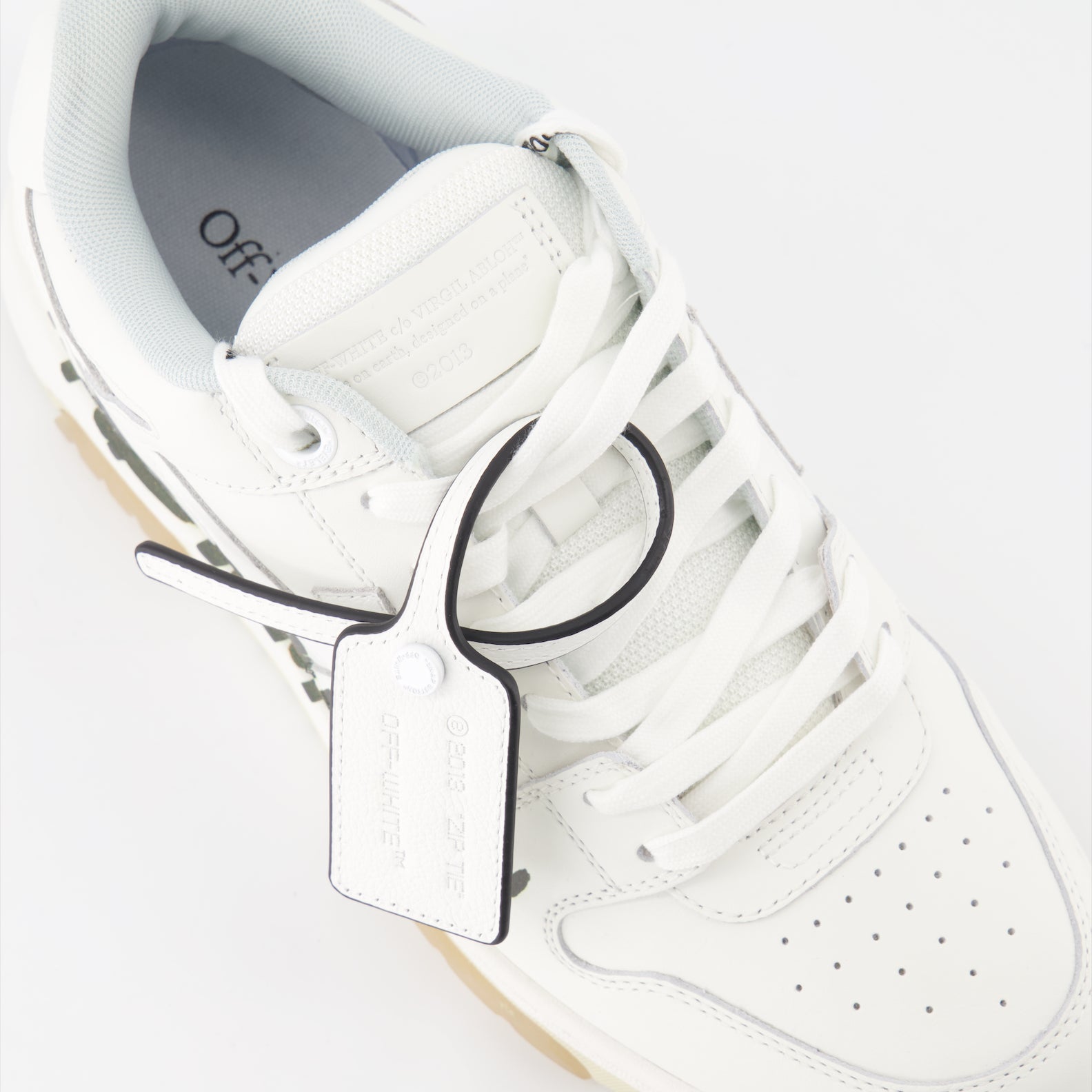 スニーカー オフィス外の「ウォーキング用」スニーカー Off-White 白 男