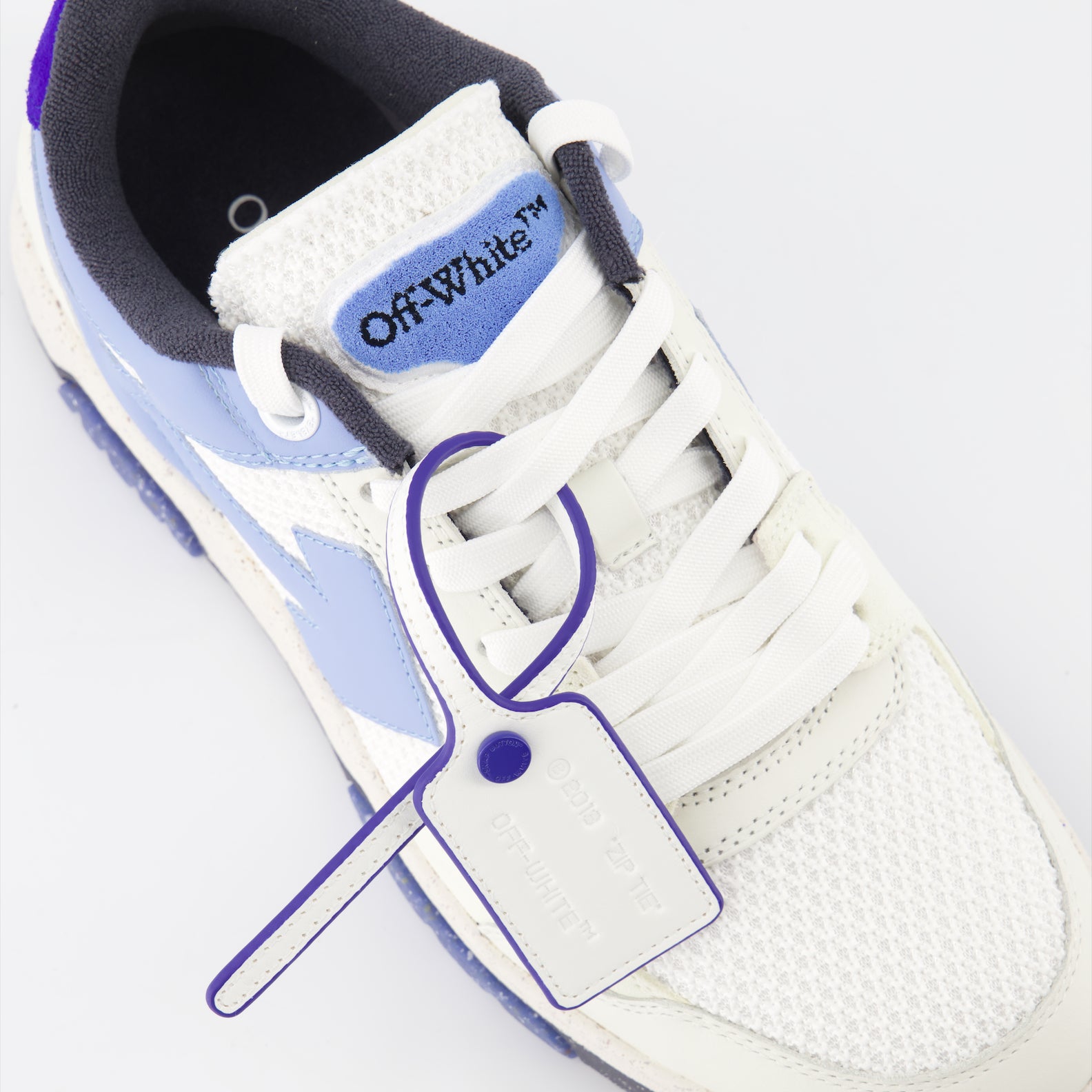 スニーカー 外出中のスニーカー Off-White 青 男