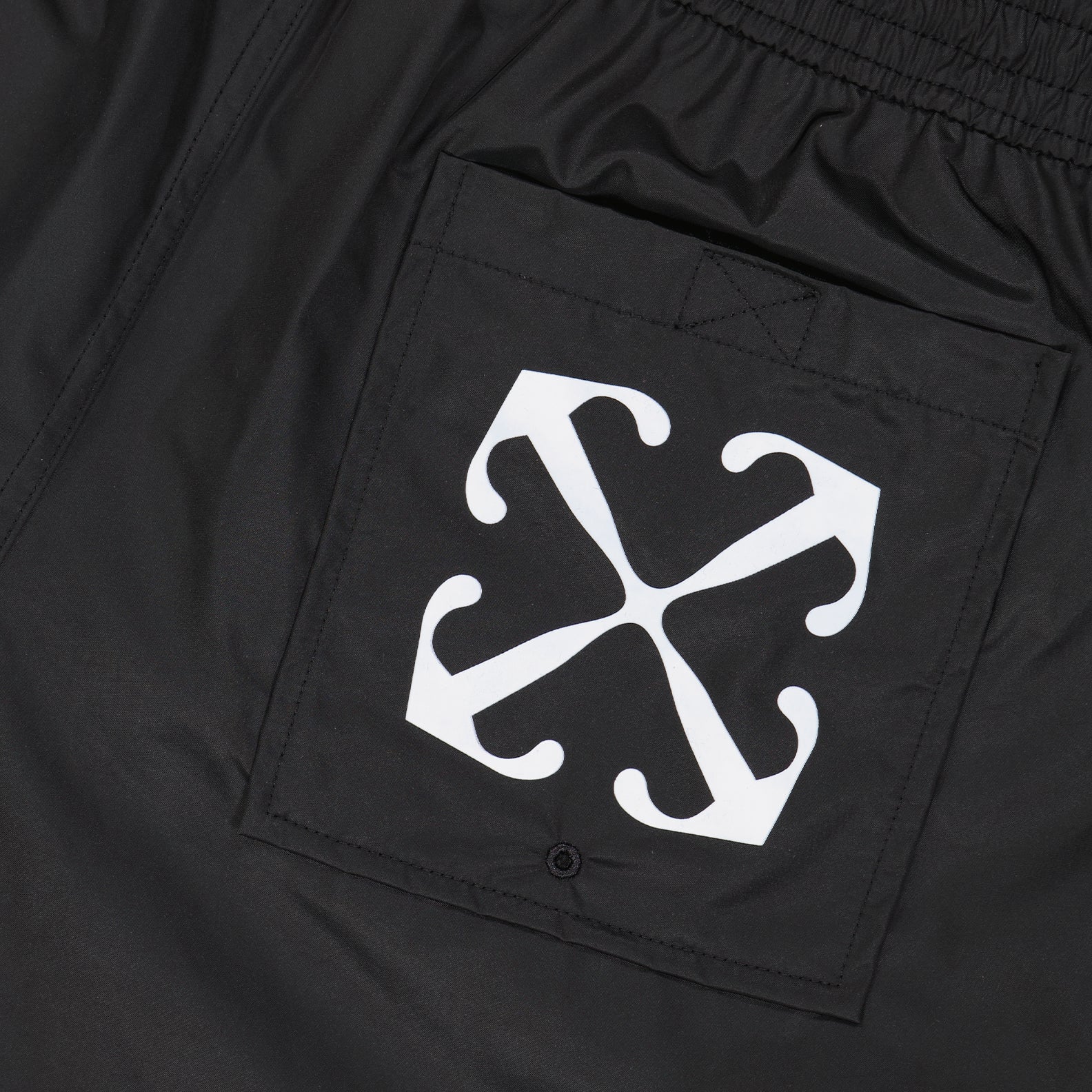 ビーチウェア アローサーファースイムショーツ Off-White 黒 男