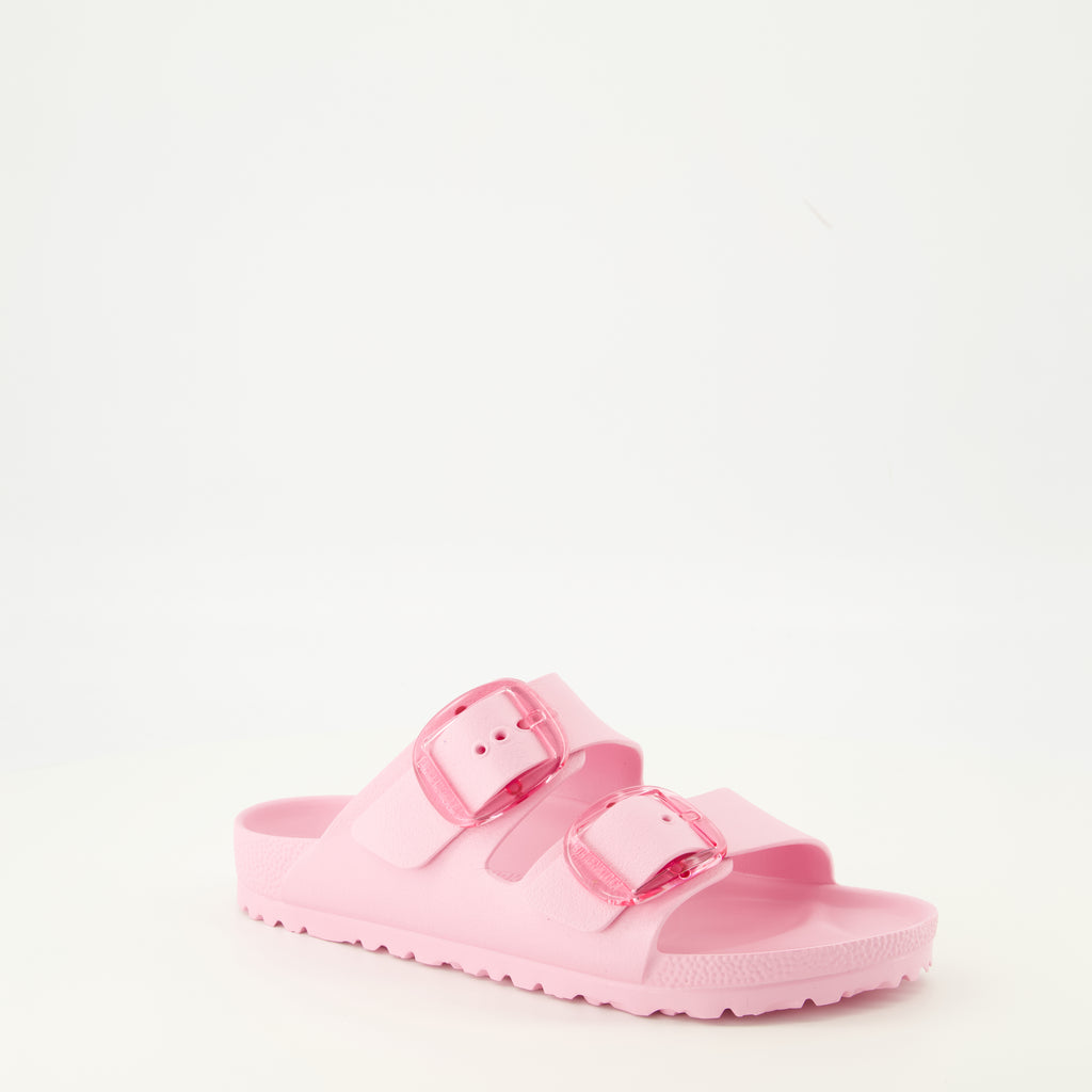 Imagen de las chanclas Arizona Big Buckle de la marca Birkenstock para Mujer - Temporada Otoño-Invierno 2025 - Vista tres cuartos frontal derecha
