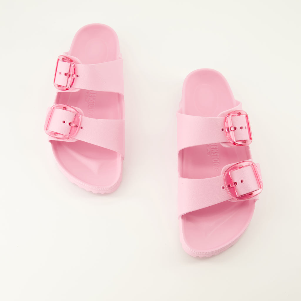 Imagen de las chanclas Arizona Big Buckle de la marca Birkenstock para Mujer - Temporada Otoño-Invierno 2025 - Vista superior del par de zapatos