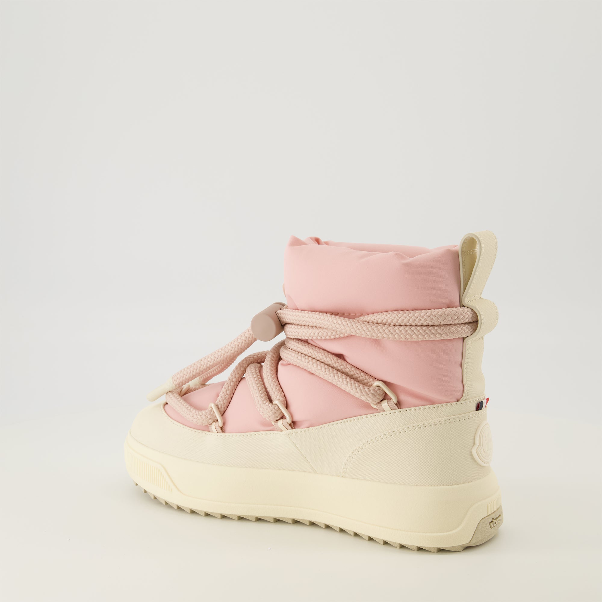 Image de l'article Bottes de neige Altive Mid de la marque Moncler pour Femme - Saison Automne-Hiver 2025 - Vue trois quarts arrière droite