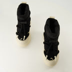 Image of the Moncler brand Altive Mid snow boots for Women - Autumn-Winter 2025 Season - Top view of the pair of shoes