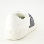 バレンティノ・ガラバーニのメンズオープンスニーカーの画像 - 2025年秋冬シーズン - 後方のビュー