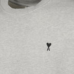 Bild des AMI-Herz-Sweatshirts der Marke Ami PARIS für Männer - Herbst-Winter 2025 - Detailansicht 3