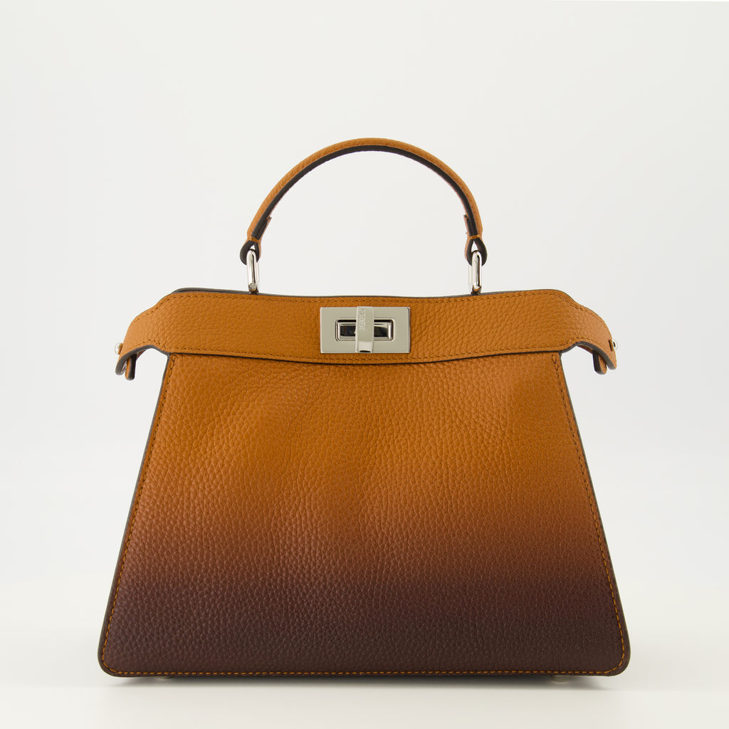 Image de l'article Peekaboo ISeeU Small de la marque Fendi pour Femme - Saison Automne-Hiver 2025 - Vue de Dos