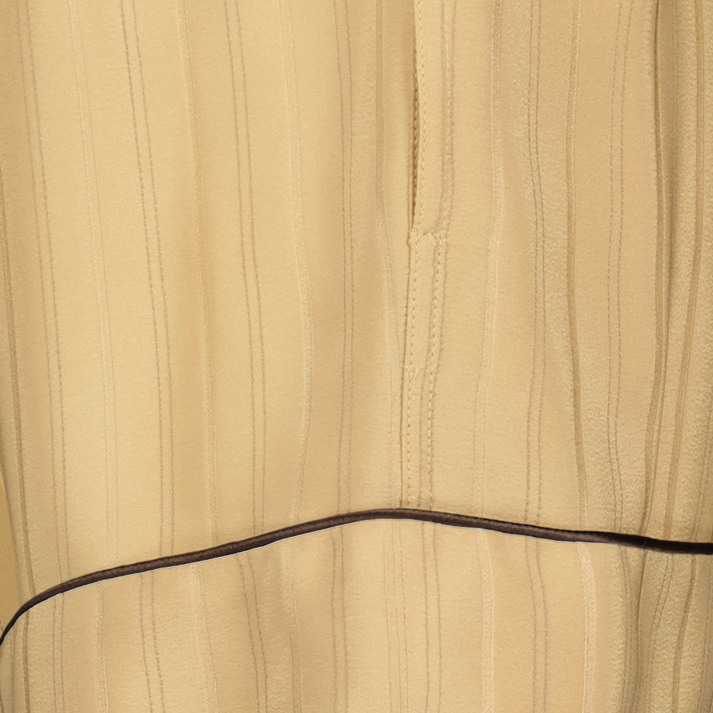 Imagem do short de pijama em seda bege da marca Saint Laurent para Homem - Temporada Primavera-Verão 2026 - Vista Detalhada 1