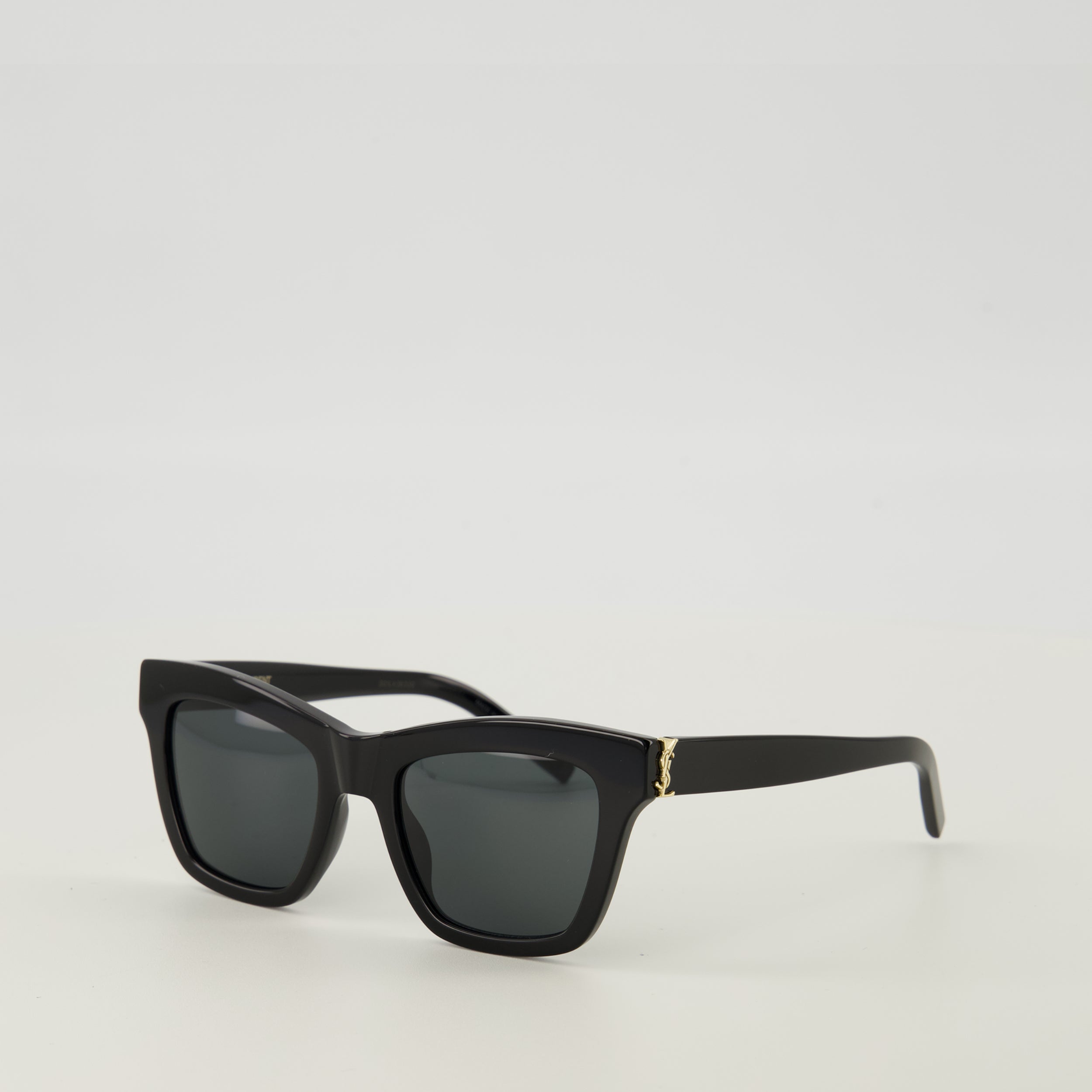 Image de l'article Lunettes de soleil M156 noir de la marque Saint Laurent pour Femme - Saison Printemps-Été 2026 - Vue détaillée_3