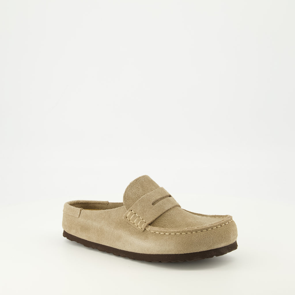 Image de l'article Mules Naples beige de la marque Birkenstock pour Unisex - Saison Printemps-Été 2026 - Vue trois quarts avant droite