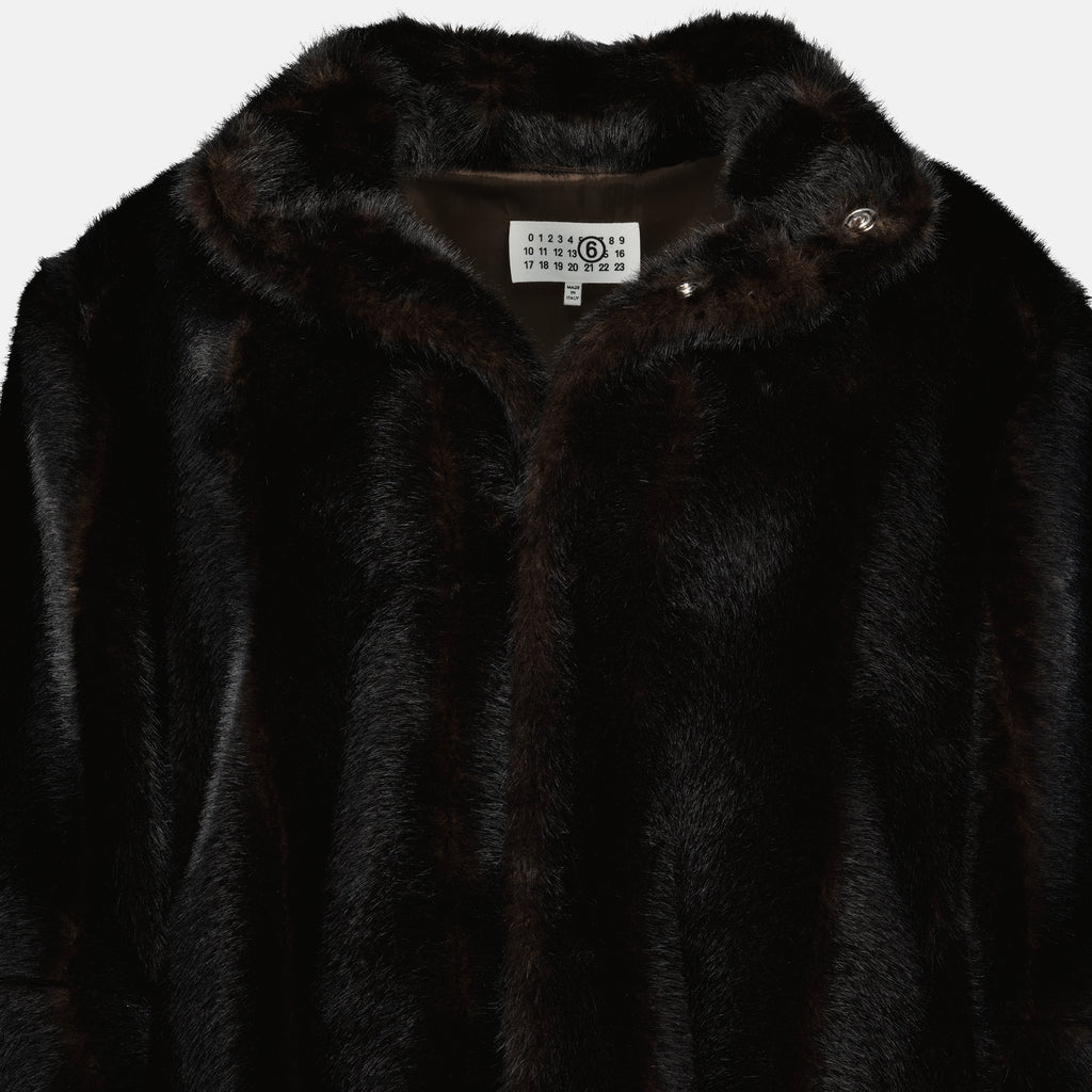 Image de l'article Veste en fausse fourrure noir de la marque Mm6 pour Femme - Saison Automne-Hiver 2025 - Vue détaillée_2