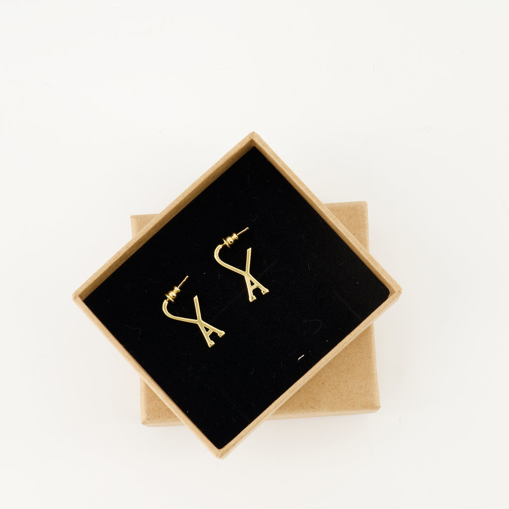 Imagem do artigo Brincos Ami de coração da marca Ami PARIS para Mulher - Temporada Outono-Inverno 2025 - Vista Detalhada 2