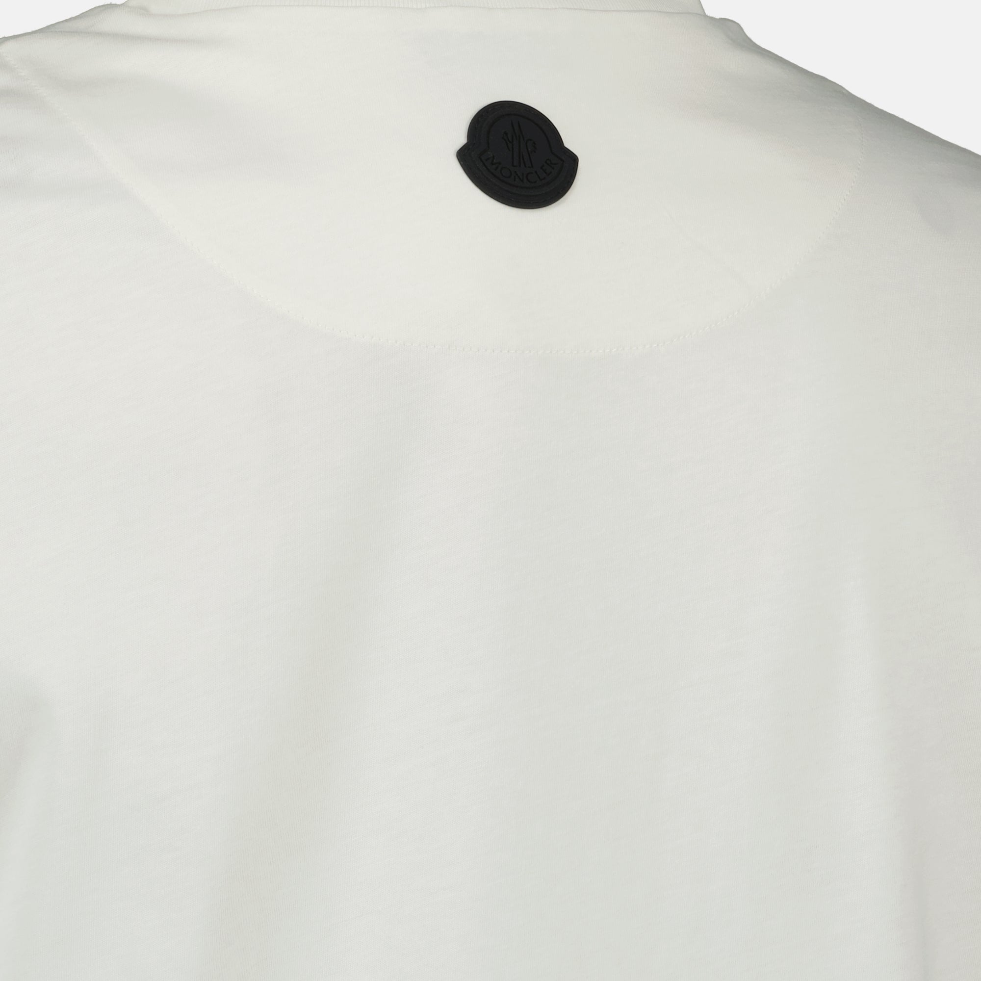 Image de l'article T-shirt logo tridimensionnel de la marque Moncler pour Homme - Saison Automne-Hiver 2025 - Vue détaillée_5