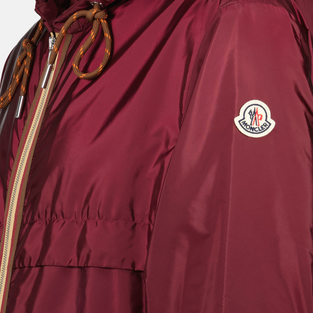 Image de l'article Coupe-vent Nidge bordeaux de la marque Moncler pour Homme - Saison Printemps-Été 2026 - Vue détaillée_1
