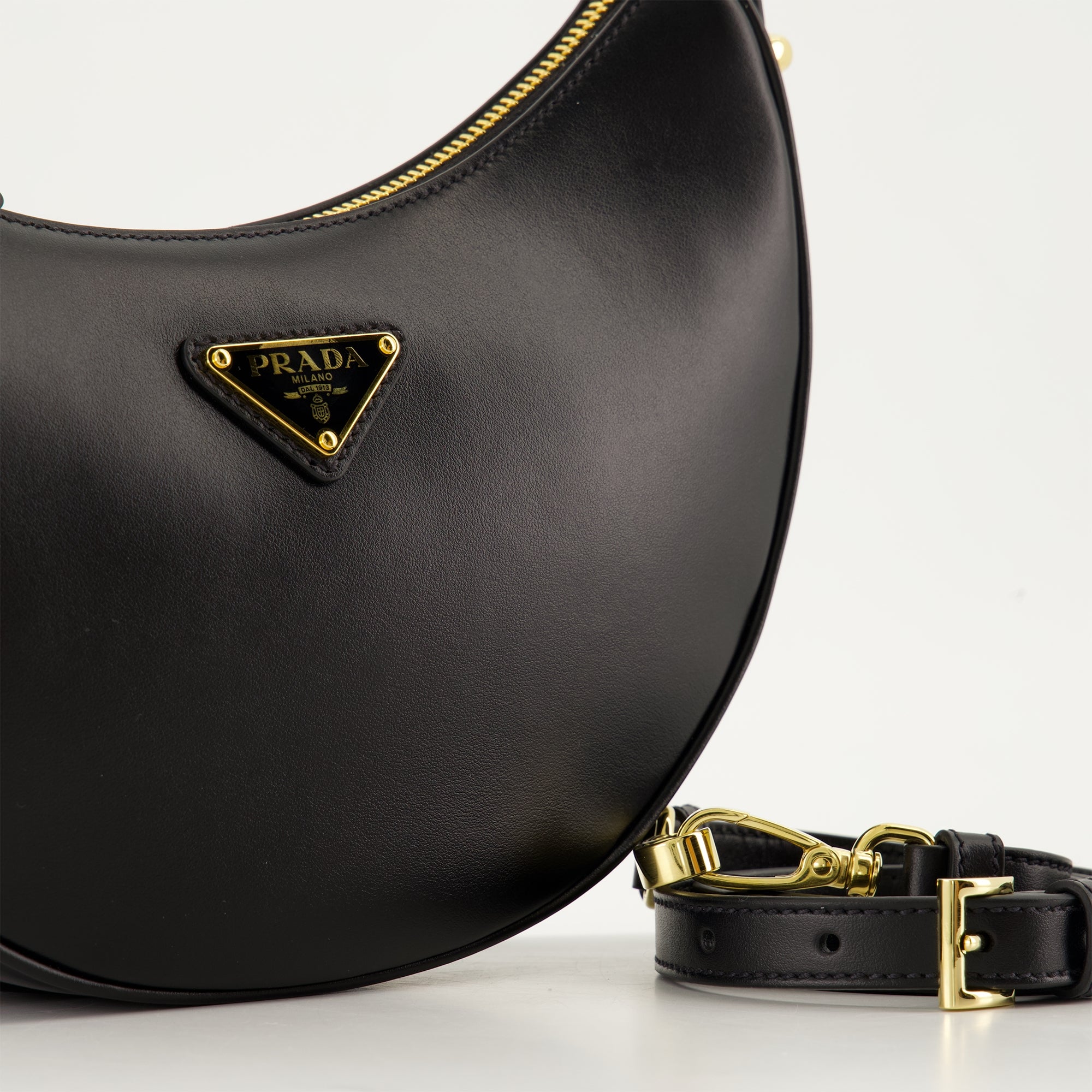 핸드백 및 숄더백 Sac Arqué en cuir Prada 검은색 Femme
