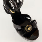 Zapatos abiertos Sandalias de Tacón Gianni Ribbon Versace Negro Femme