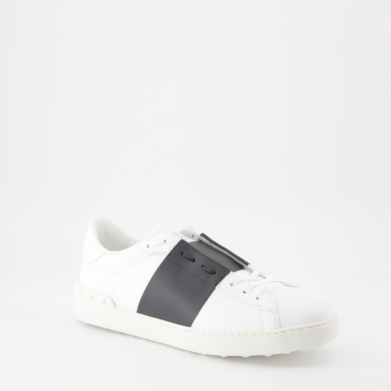 Baskets White and Black Open Sneakers in Leather Valentino Garavani Blanc Homme