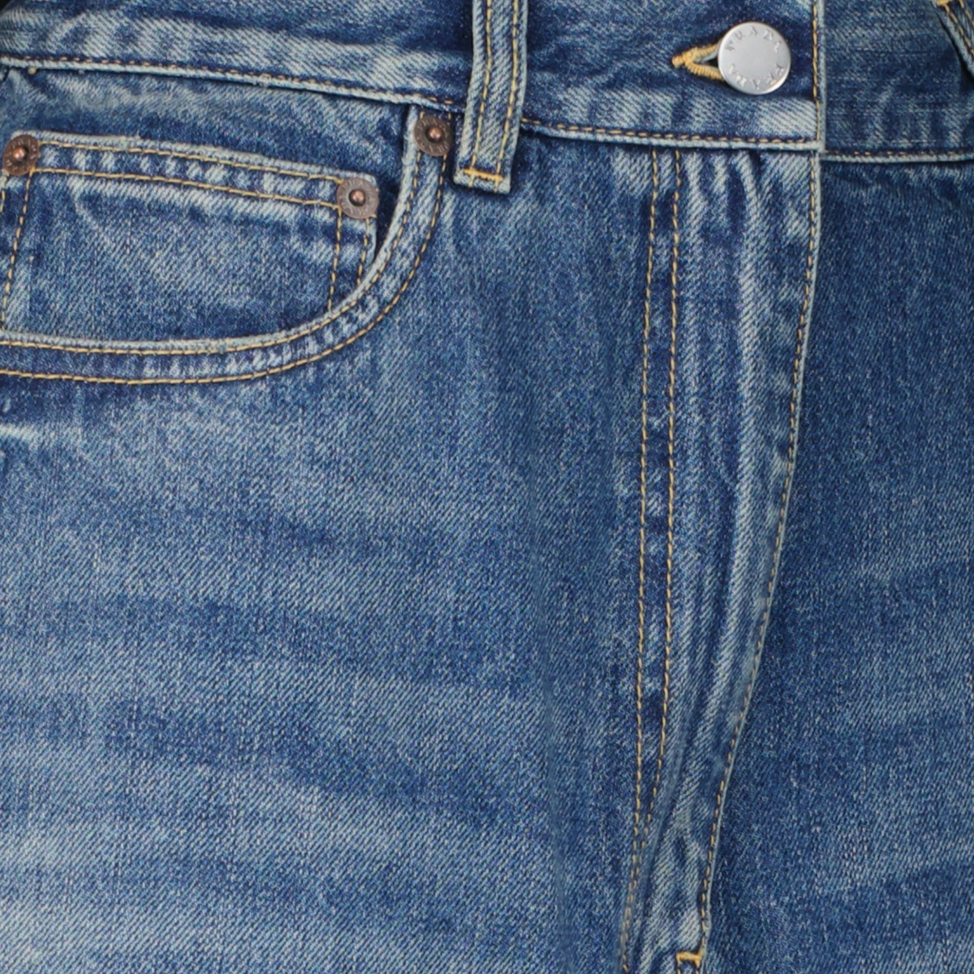 Immagine dei Pantaloni Corti in Denim di Prada per Donna - Stagione Autunno-Inverno 2025 - Vista Dettagliata_2