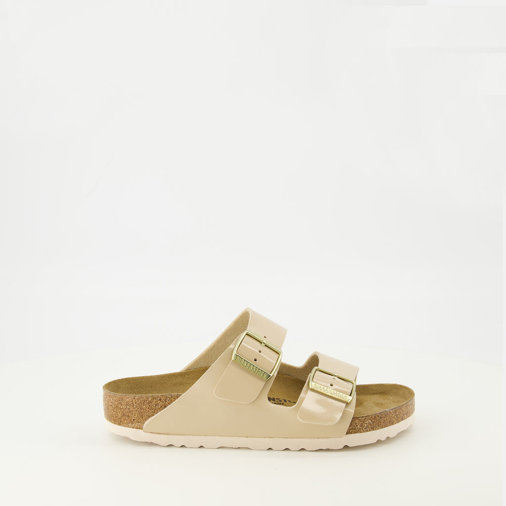 Image de l'article Sandales Arizona beige de la marque Birkenstock pour Unisex - Saison Printemps-Été 2026 - Vue latérale droite