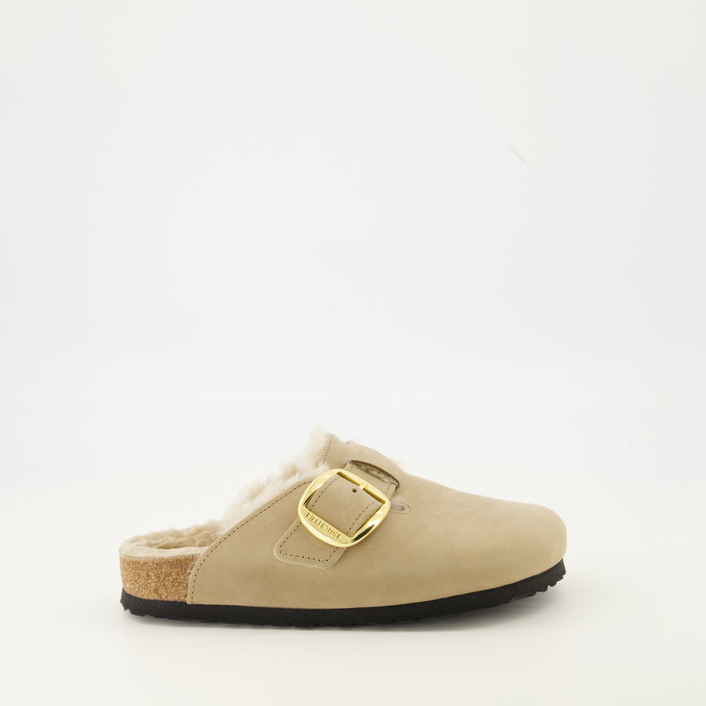 Image de l'article Mules Boston Big Buckle de la marque Birkenstock pour Femme - Saison Automne-Hiver 2025 - Vue latérale droite