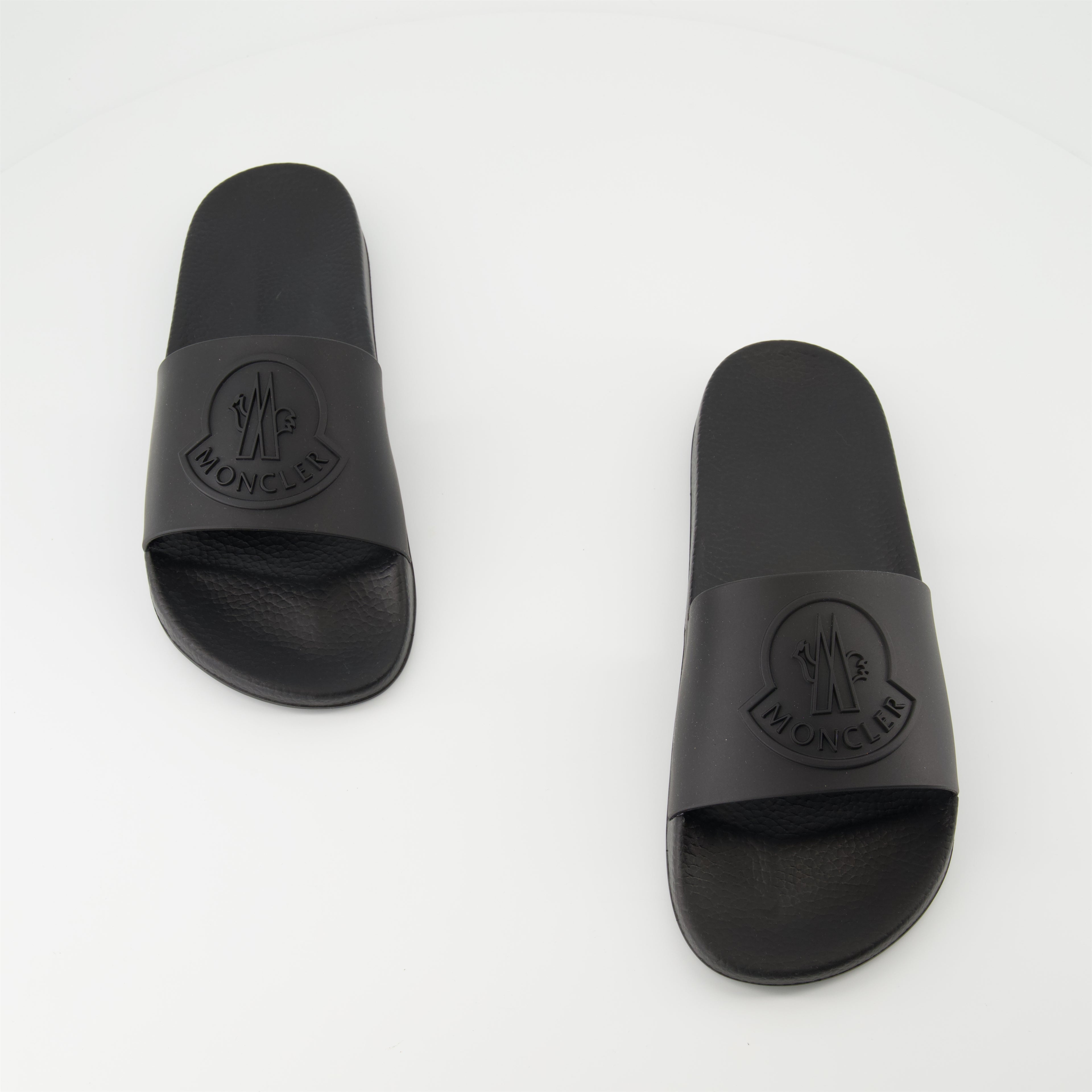 Chaussures ouvertes Sandales en caoutchouc Basile Moncler Noir Homme
