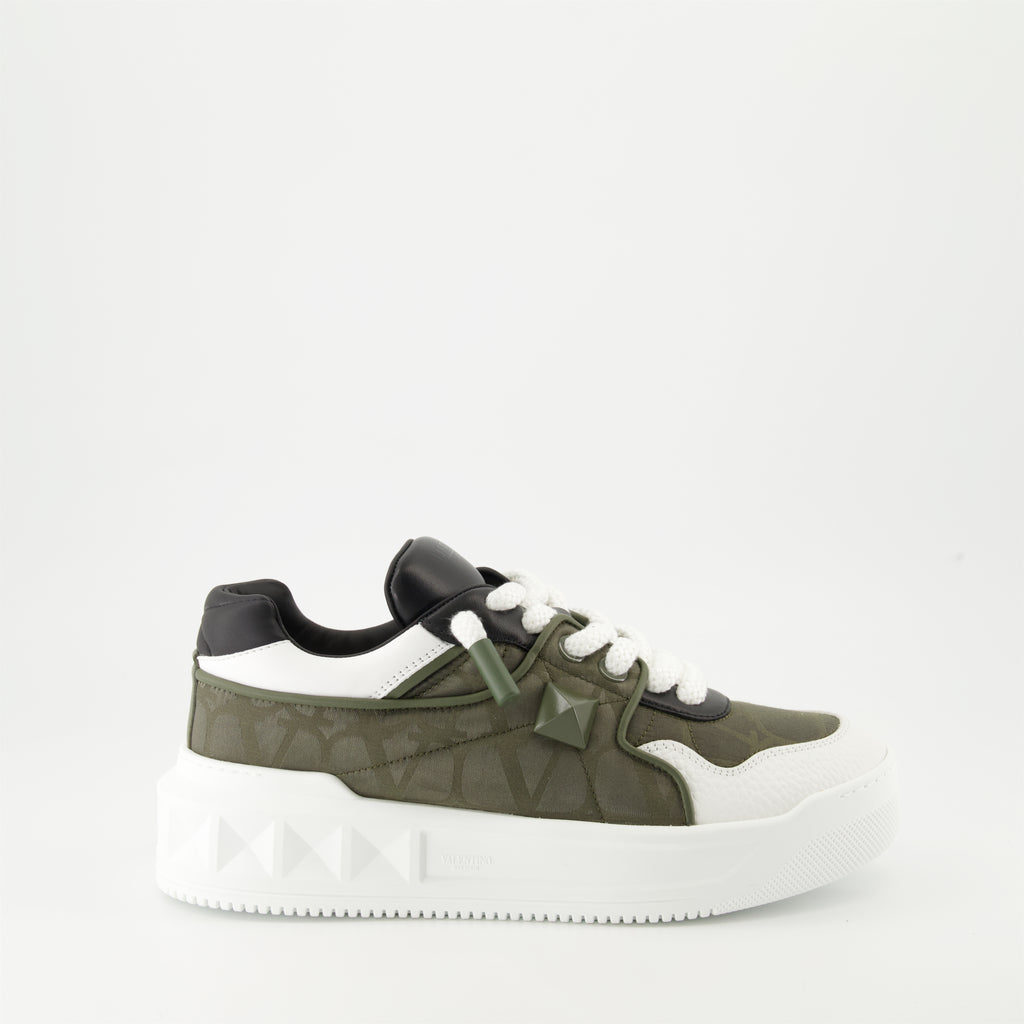 스니커즈 원 스터드 XL 스니커즈 Valentino Garavani 카키색 옷감 Homme