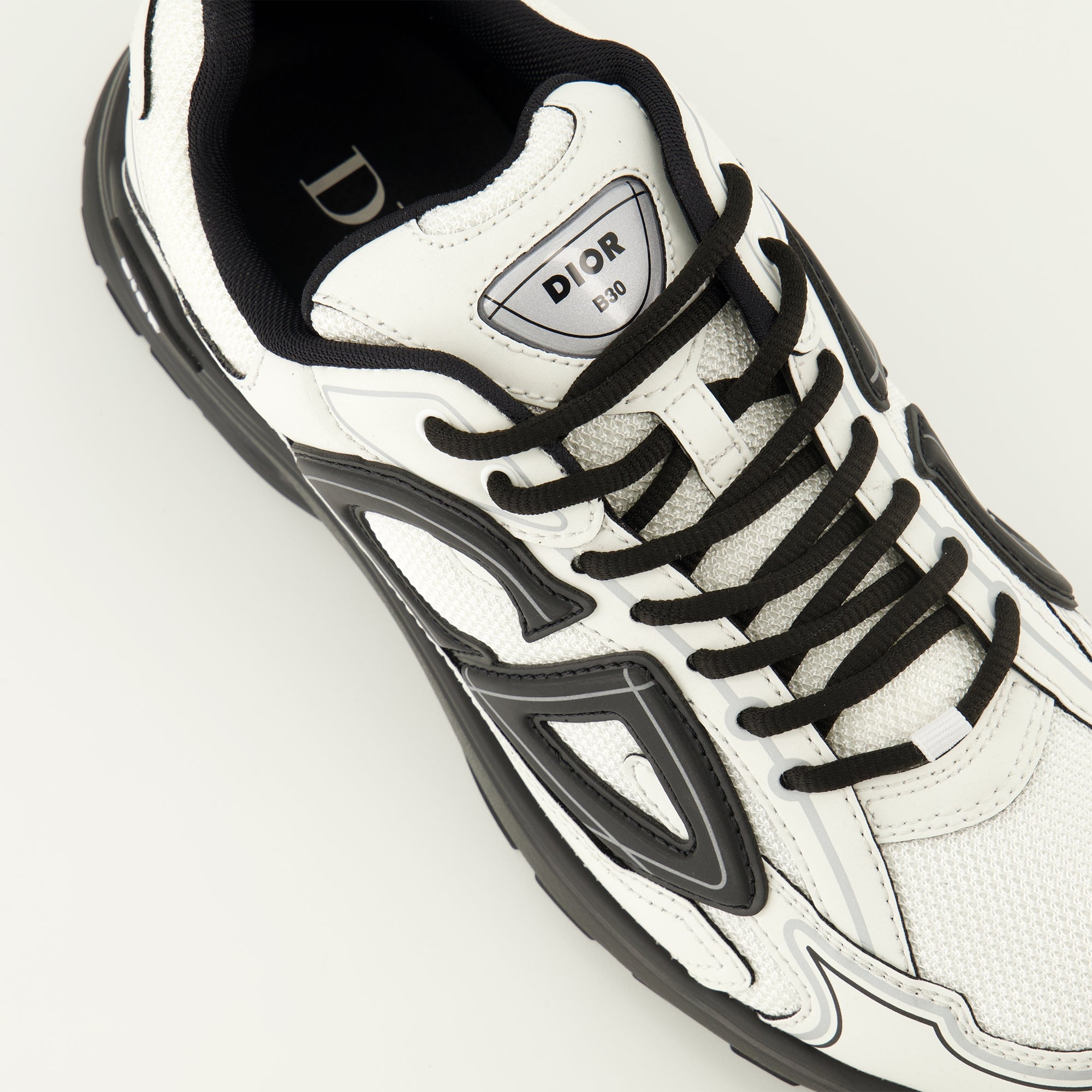 Bild der B30-Sneaker der Marke Dior für Herren - Herbst-Winter 2025 Saison - Detaillierte Aufsicht von oben