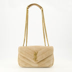Bild der Saint Laurent Damen Tasche Loulou Small aus beigem Wildleder - Frühjahr/Sommer 2026 - Vorderansicht