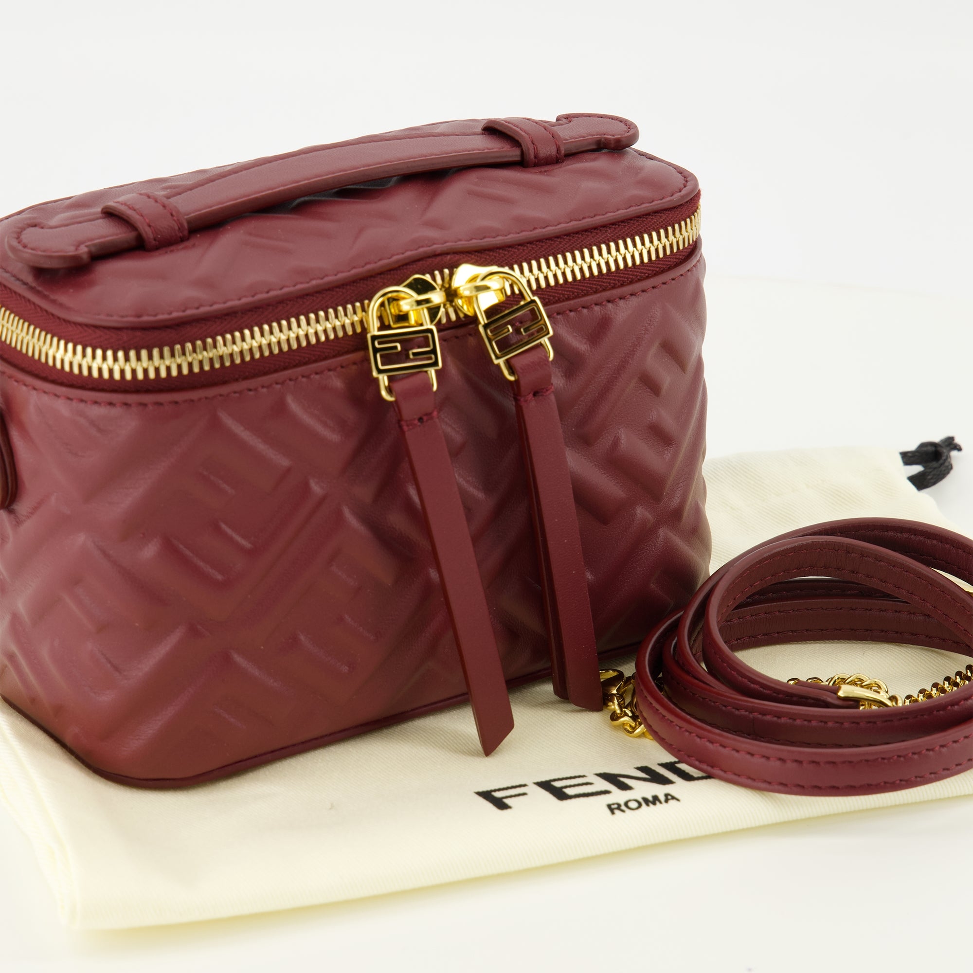 Image of the Mini Vanity bag in burgundy by the brand Fendi for Women - Spring-Summer 2026 - Detailed View_2