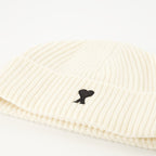 Image of the Ami Heart Beanie from the brand Ami PARIS for Unisex - Autumn-Winter Season 2025 - Detailed View_2