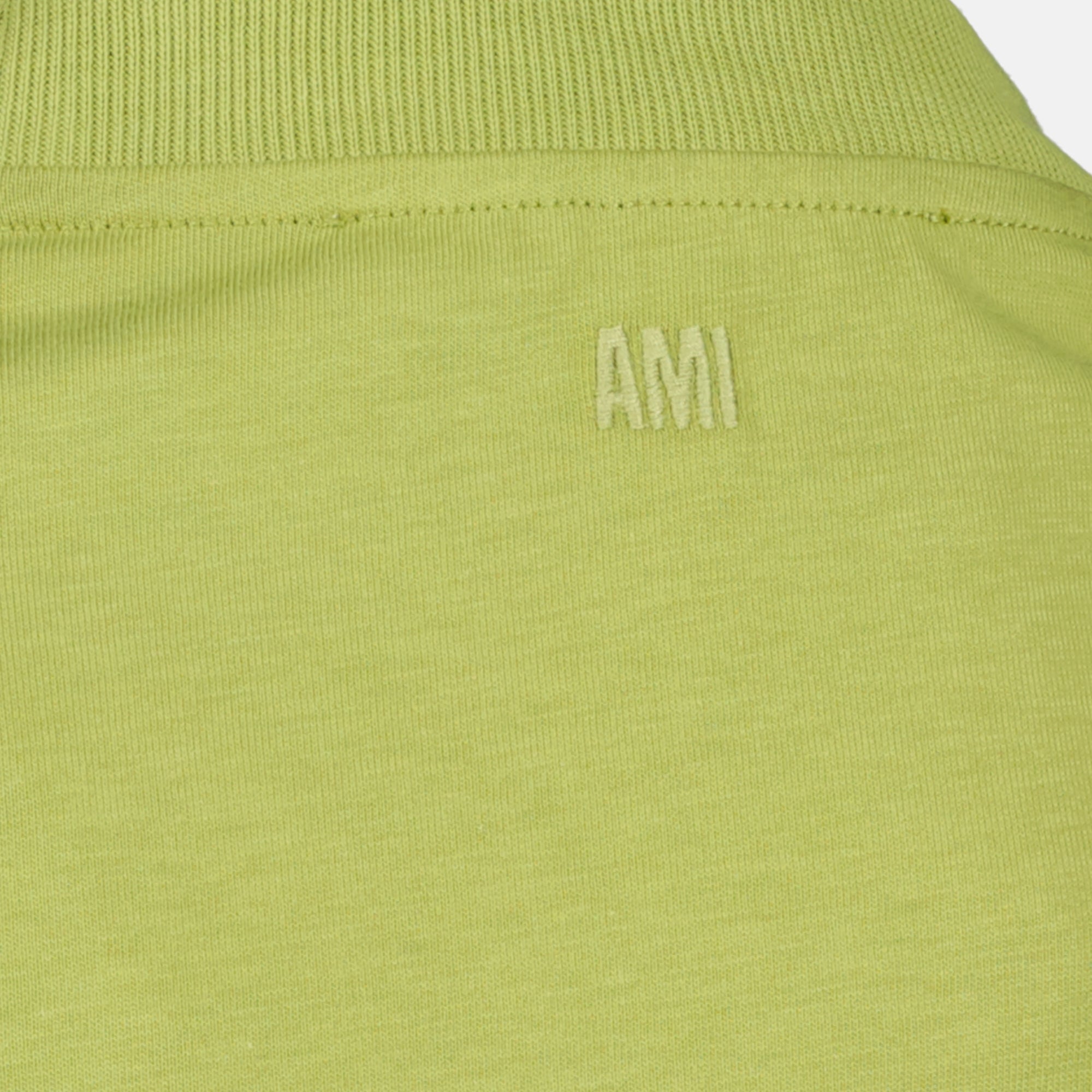 Image de l'article T-shirt AMI de coeur vert de la marque Ami PARIS pour Femme - Saison Printemps-Été 2026 - Vue détaillée_2