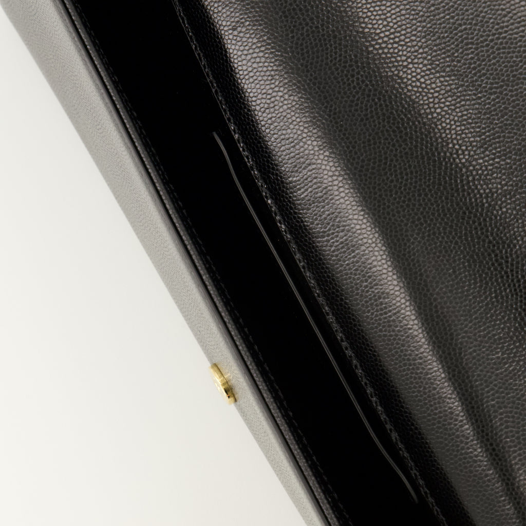 생 로랑 브랜드의 여성용 검은색 케이트 클러치 이미지 - 2026 봄-여름 시즌 - 상세 보기 3