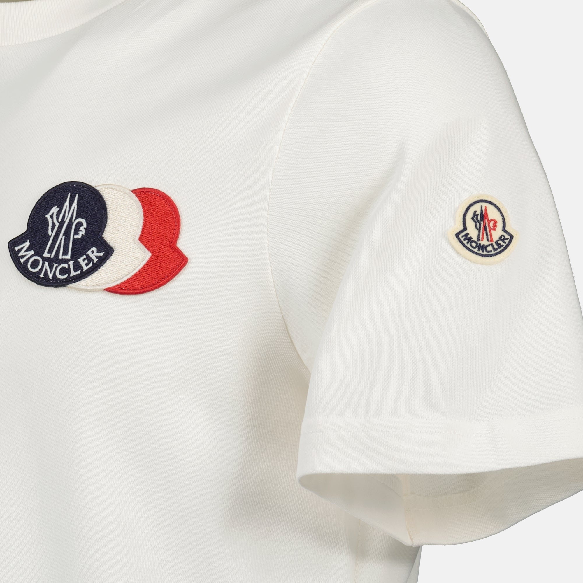 Image de l'article T-shirt à logo tricolore de la marque Moncler pour Homme - Saison Automne-Hiver 2025 - Vue détaillée_3