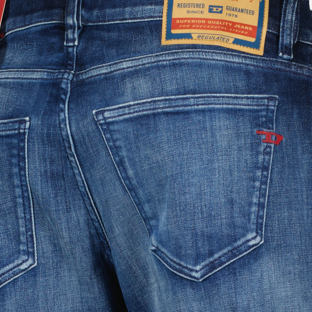 Image de l'article Jean D-Strukt 2019 L.30 de la marque Diesel pour Homme - Saison Automne-Hiver 2025 - Vue détaillée_1