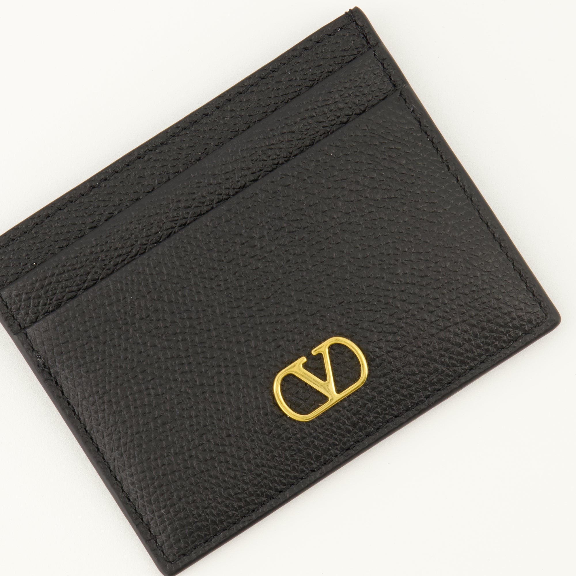 Image of the VLogo card holder from the Valentino Garavani brand for Women - Autumn-Winter Season 2025 - Detailed View 2