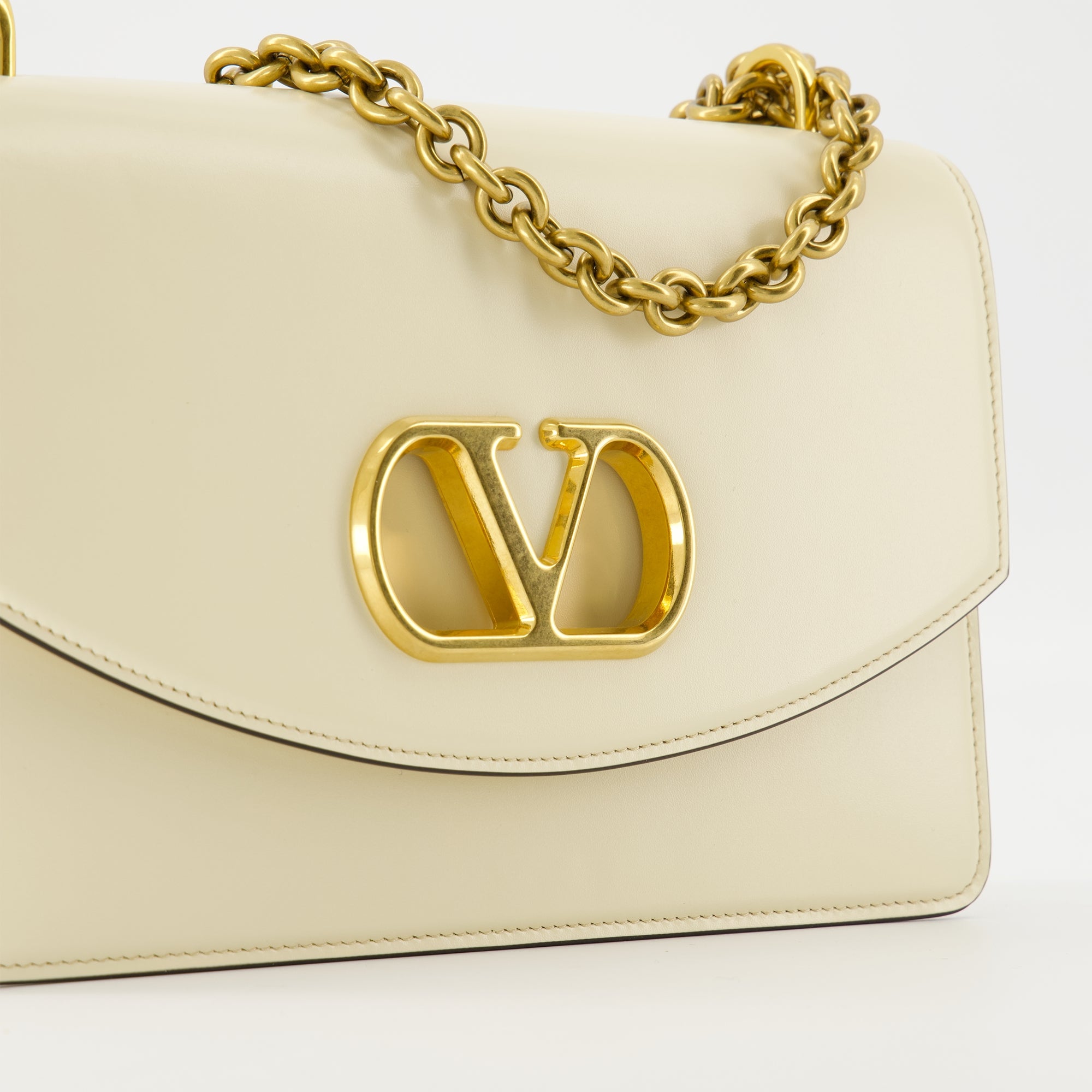 Handbags and shoulder bags VLogo Vain Bag Valentino Garavani Beige Femme