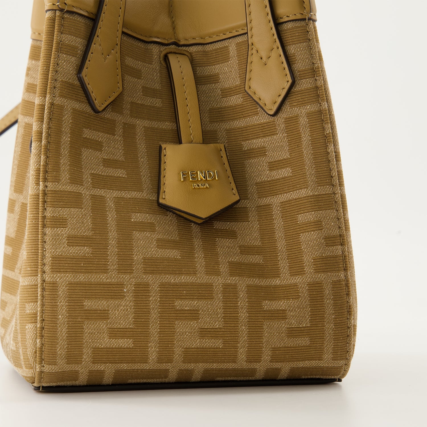 Sacs seau Mini sac Origami Fendi Marron Femme