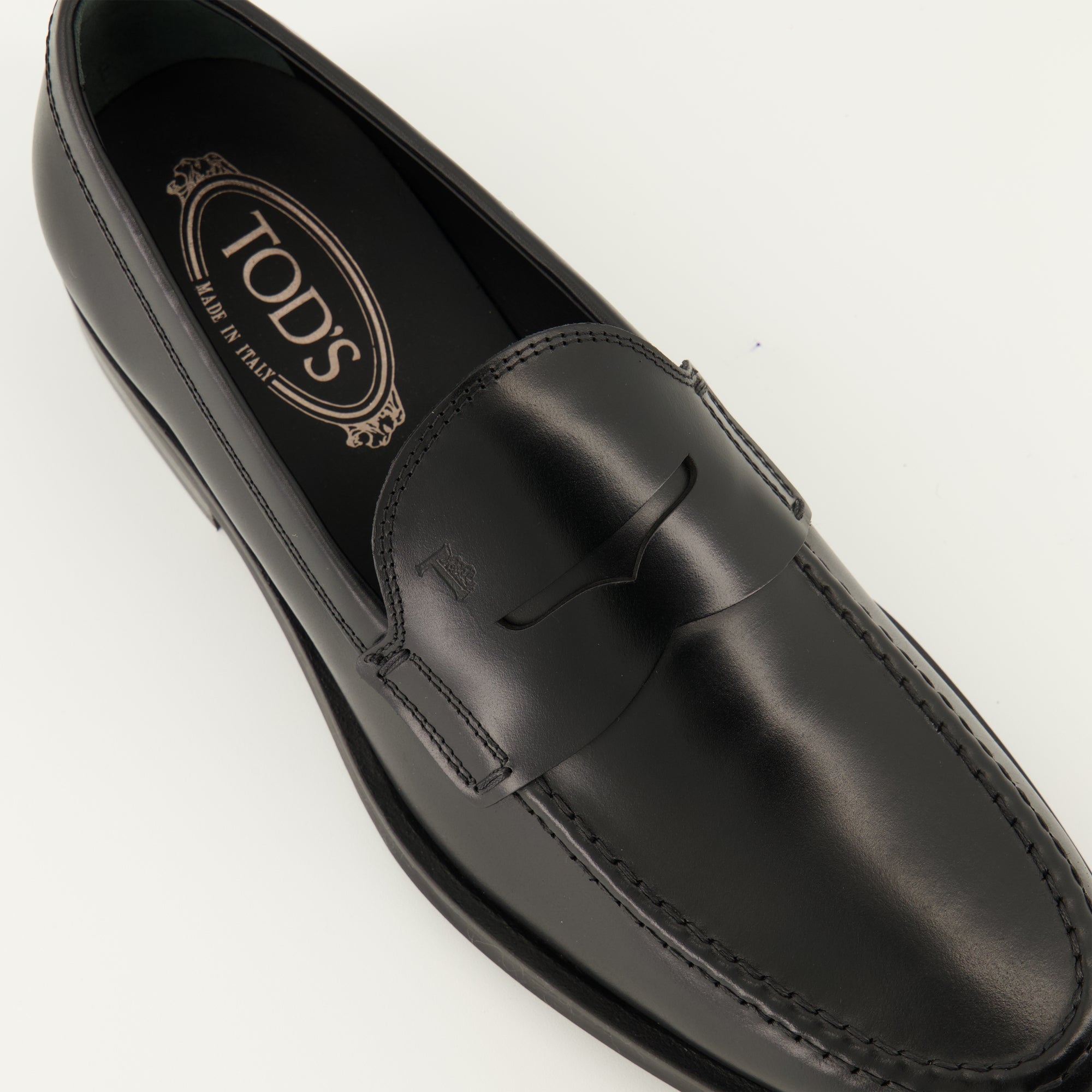 Image de l'article Mocassins en cuir de la marque Tod's pour Homme - Saison Automne-Hiver 2025 - Vue détaillée de haut