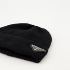Hats, caps and beanies Bonnet à logo triangle Prada Black Homme