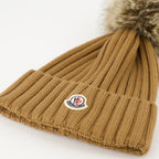 Imagem do Gorro de Lã com Pom-Pom da Marca Moncler para Senhora - Temporada Outono-Inverno 2025 - Vista Detalhada 2